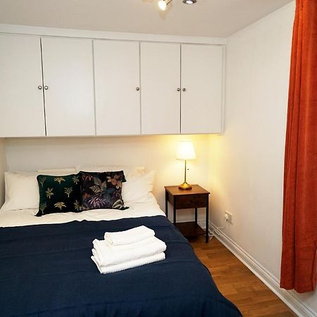 Cozy Retreat By Aresti Hotels London Exterior photo