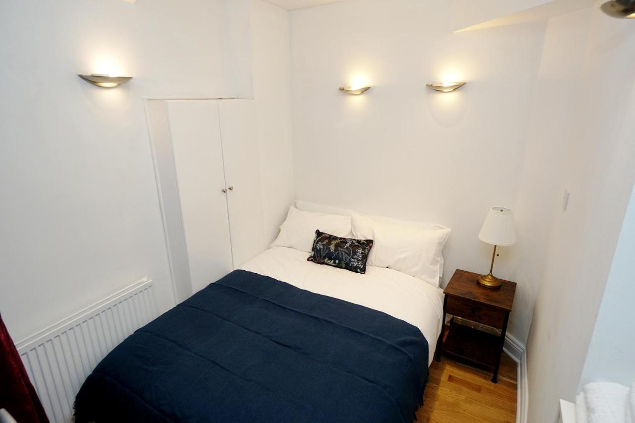 Cozy Retreat By Aresti Hotels London Exterior photo