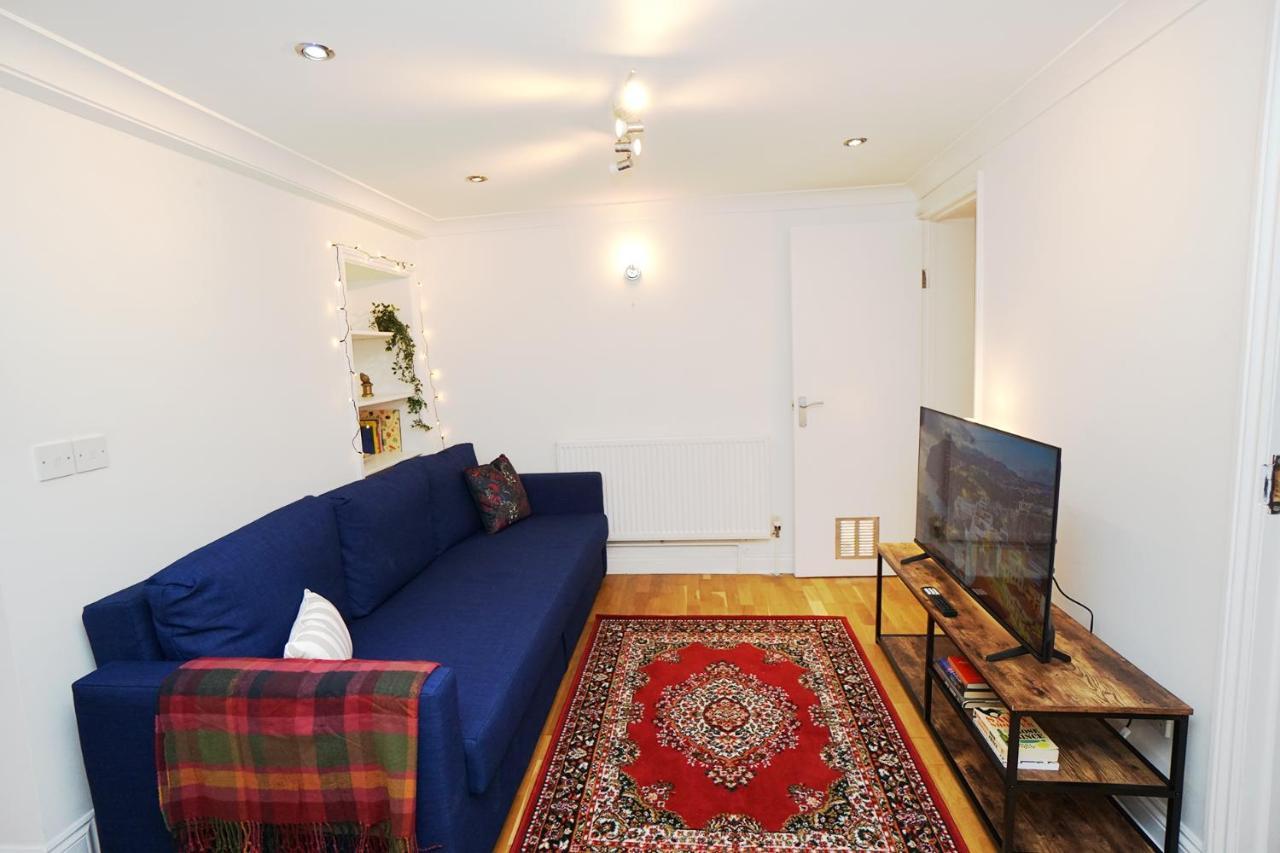 Cozy Retreat By Aresti Hotels London Exterior photo