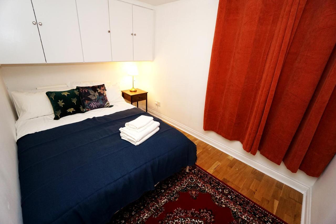 Cozy Retreat By Aresti Hotels London Exterior photo